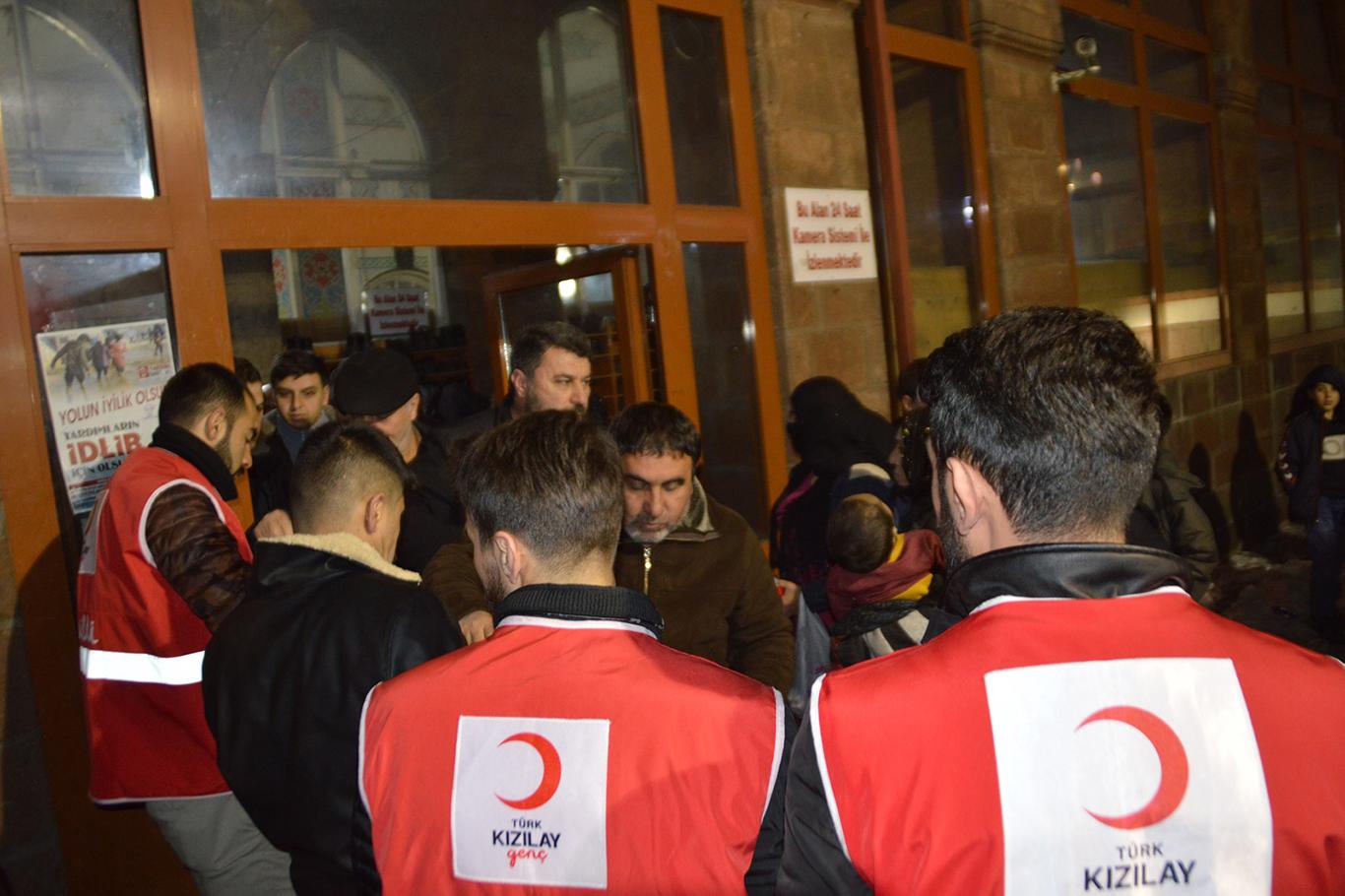 Ağrılılar Regaip Kandili'ni Merkez Camii'nde ihya ettiler